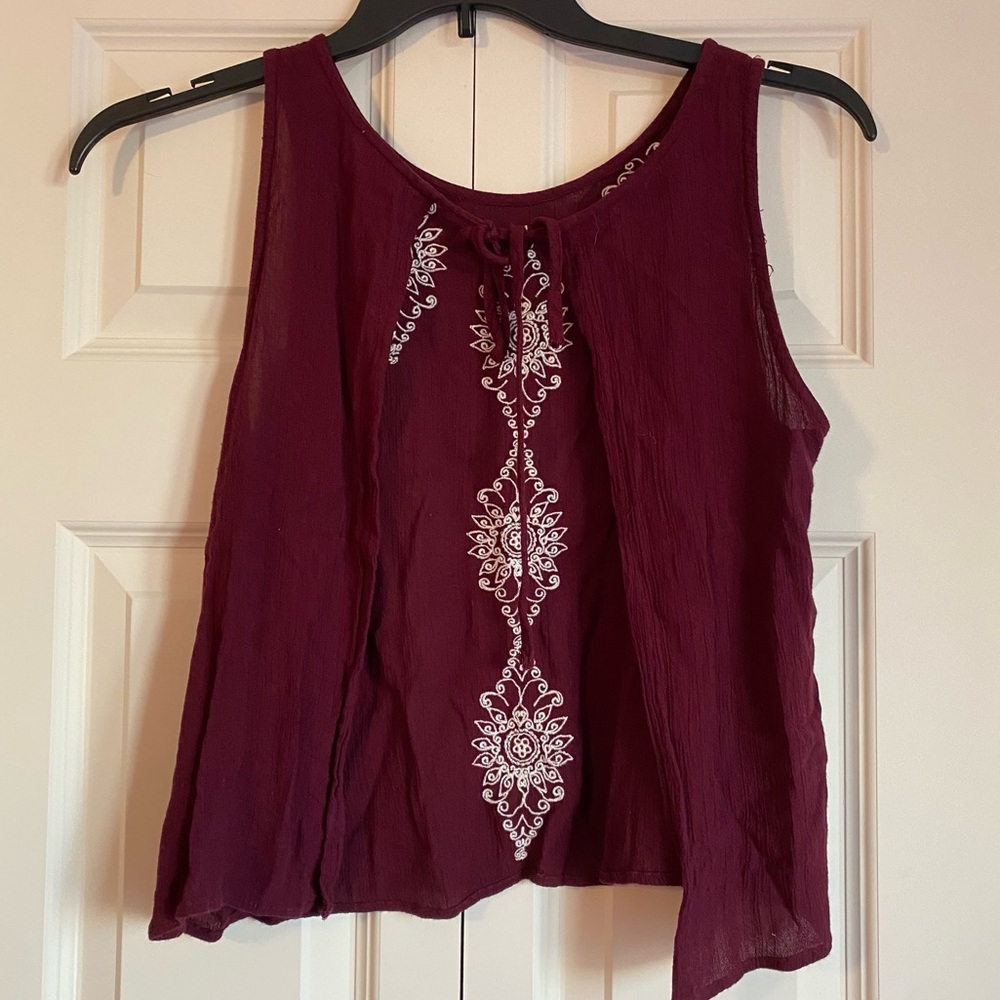 Open-Back Maroon Tank Top - Picture 2 of 3